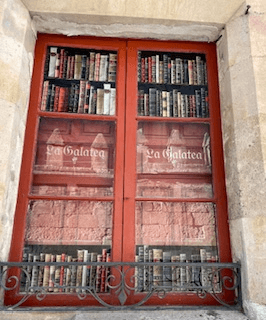 The storefornt of a bookstore in Spain